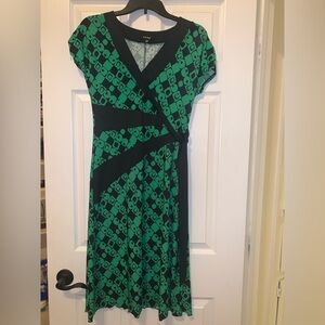 Snap Green and Black Sheath Dress with Flutter Cap Sleeves
